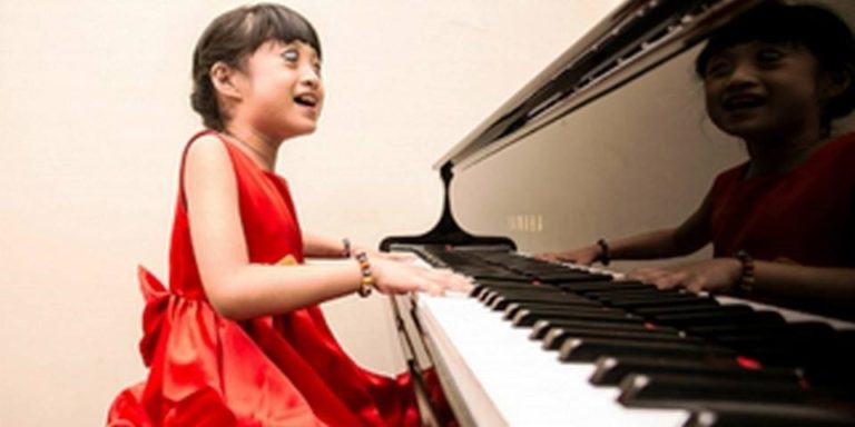 GREZIA EPHIPANIA ‘WALAU TAK DAPAT MELIHAT, TUHAN YESUS BERI TALENTA